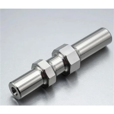 Eix tornejat CNC d'acer inoxidable de precisió